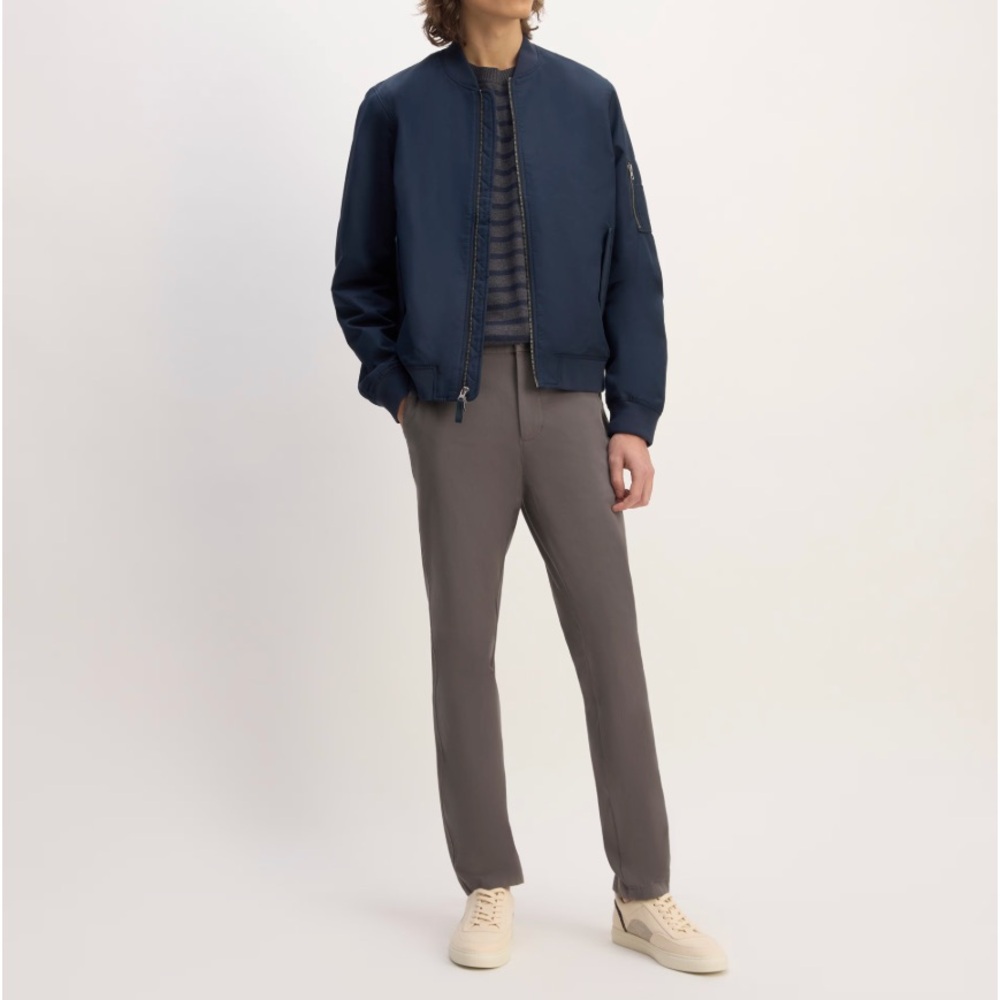 NWT The Performance Chino in Slate Grey size 33x30